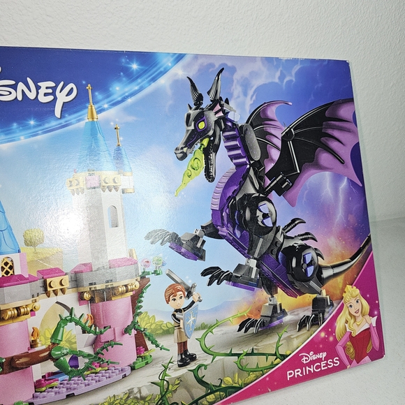 Disney Magical Castle and Dragon Adventure Set - Picture 2 of 6